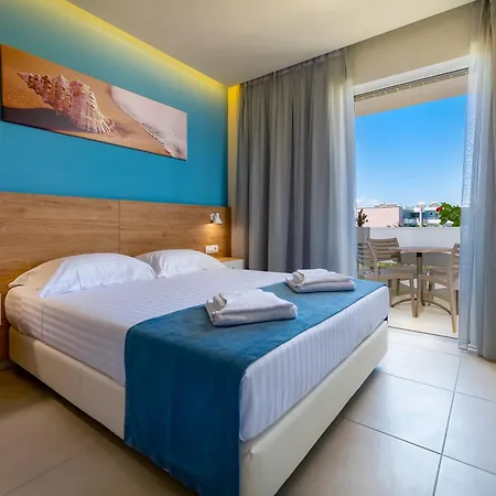 Otel Sunny Days 3*