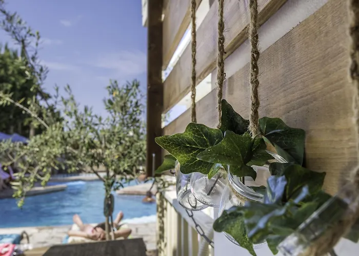 Sunny Days Hotel